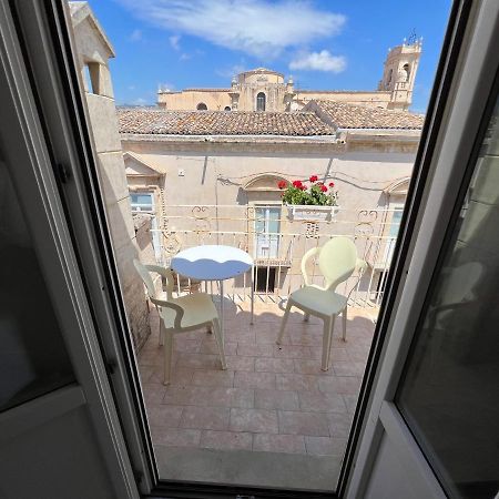 Plaza Rooms Avola Exterior foto