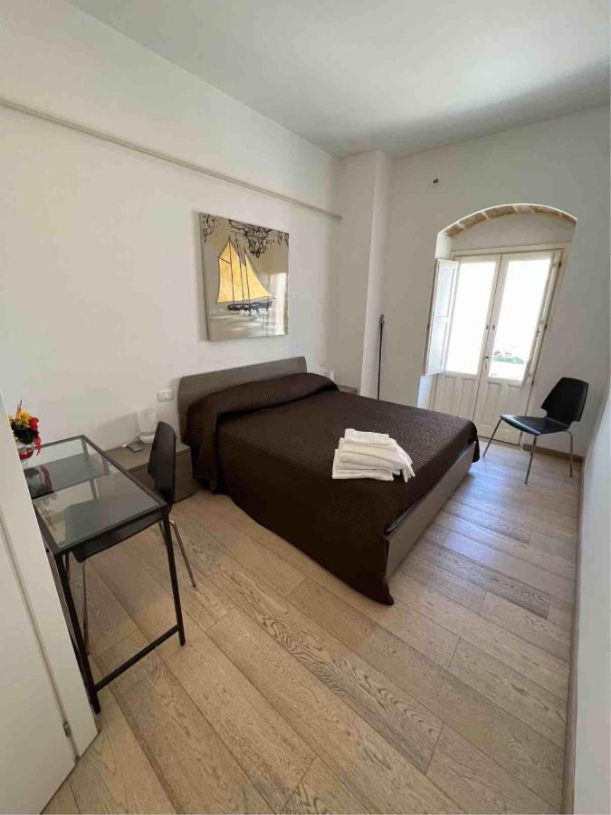 Plaza Rooms Avola Exterior foto