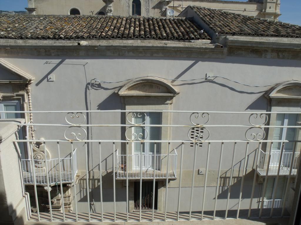 Plaza Rooms Avola Exterior foto